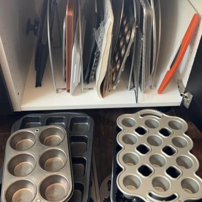 Pans, Glassware, Cutting Boards & Muffin Pans