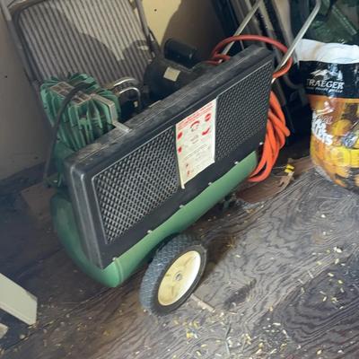 Craftsman Permanently Lubricated Tank Mounted Air Compressor