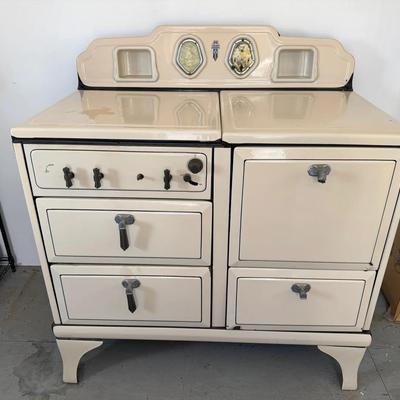 Vintage O’Keefe & Merritt Enamel Gas Stove with Telechron Clock | Model M45 | Serial # 838122 B