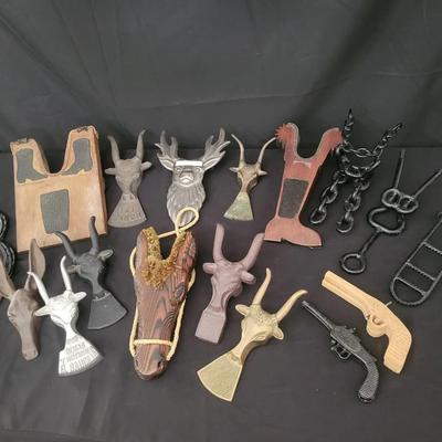 Vintage Cast Iron Bull Head Boot Scrapers & Ranch Décor Lot – Hitching Posts, Guns & Horseshoes