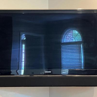54" Samsung TV with Center Channel Speaker