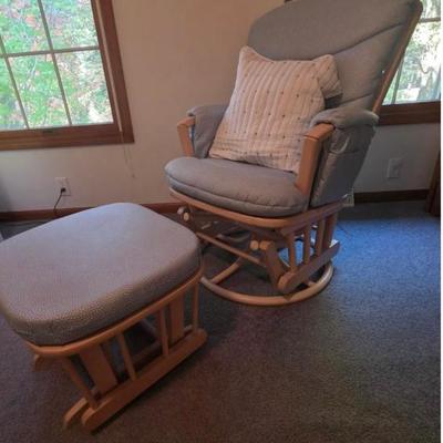 Oak rocking chair 