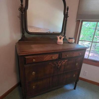 Vintage wooden dresser w mirror 