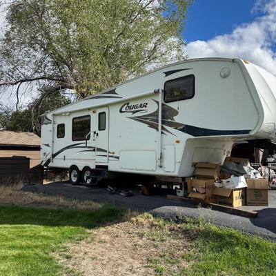 Sale Photo Thumbnail #3: 2007 5th Wheel camper