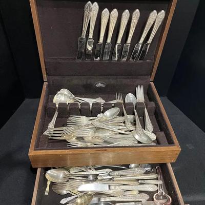 1947 Roger Bros IS Silver Flatware Set w/box, Souvenir Spoons - G.A.R., Courthouse Clinton IA