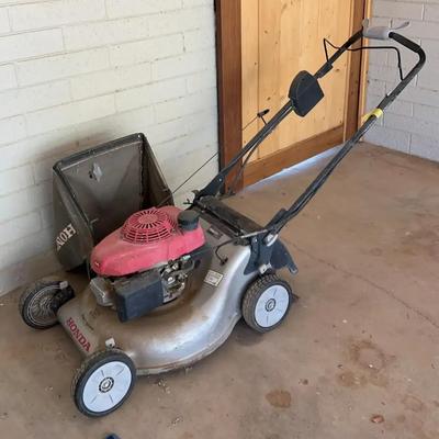 Honda 3 In 1 Lawnmower With Bag - Twin Blades - Needs Repair