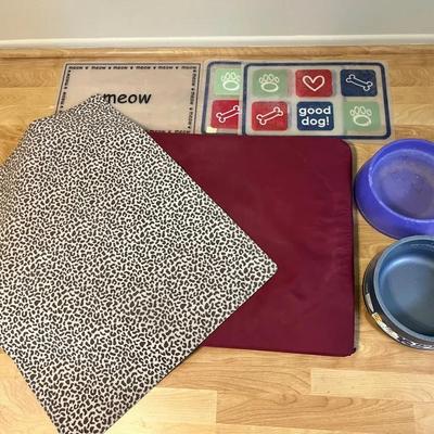 For The Pet Lovers: Pet Cushion, Rug, Bowls, Dog & Cat Placemats 