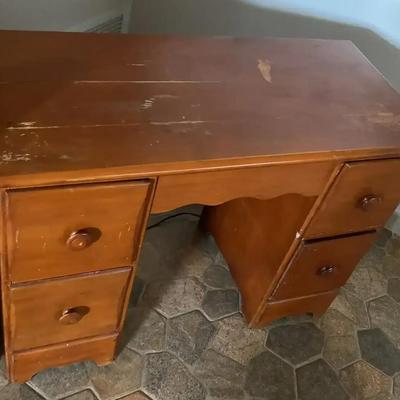 Light Wood Desk With Small Kneehole And Drawers On Each Side