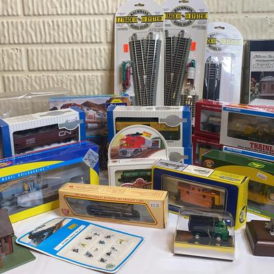 HO Train Lot: Mostly NIB