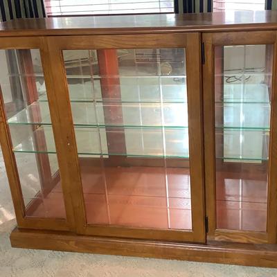 Pulaski Lighted Console/Curio