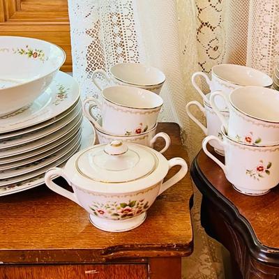 Empress “Glendale 1304” China Set with Serving ware