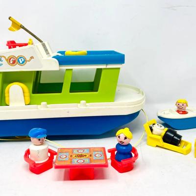 Vintage Fisher Price Little People Happy House Boat #985
