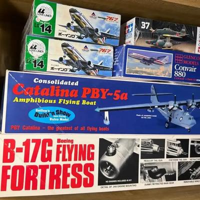 Large lot of Models: Airplanes, Boats & More