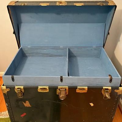 Vintage Travel Trunk Footlocker W/Top Interior Tray 
