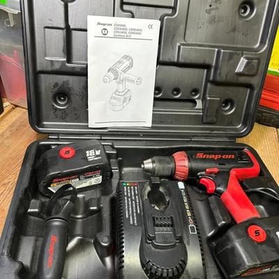 Snap-On 18V Cordless Drill Kit W/ 2 Batteries, Charger And Case 