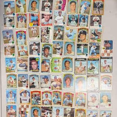 HST214- Assorted Vintage Baseball Trading/Collectible Cards
