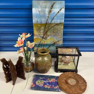 HST206 Assortment Of Home Decor 