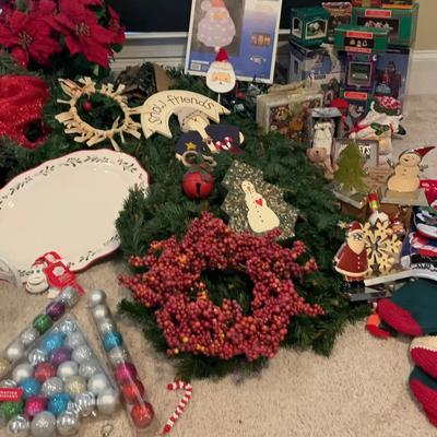 Festive Christmas Décor Collection with Wreaths, Garland & Ornaments