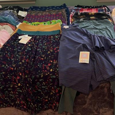 LuLaRoe Women’s Clothing Collection – Size Small & One Size Leggings