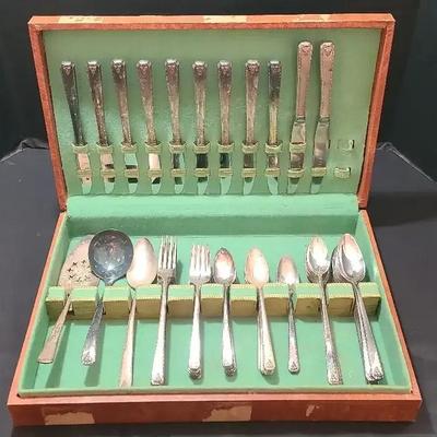 Prestige Plate Silverplate Flatware Set in Wooden Chest