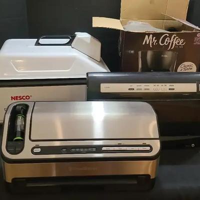 Nesco Roaster, Mr. Coffee Maker & FoodSaver Vacuum Sealers