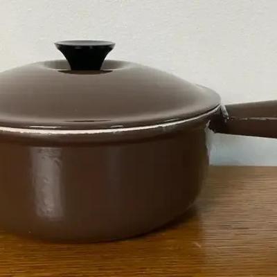 Le Creuset #20 Brown 