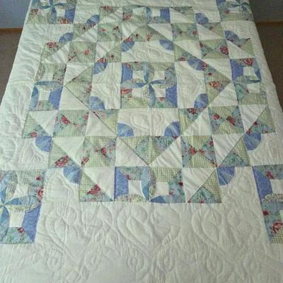Flowering Snowball Quilt-Queen