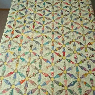 Wheel of Fortune/Dresden Plate Queen Size Quilt