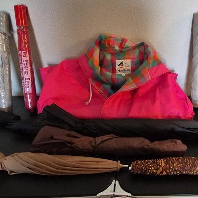 Women's Raincoat Size 2x, Umbrellas (8)