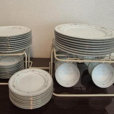 Vintage Noritake Fairmont 6102 Covered Dinnerware Set of 8 with Storage Rack 