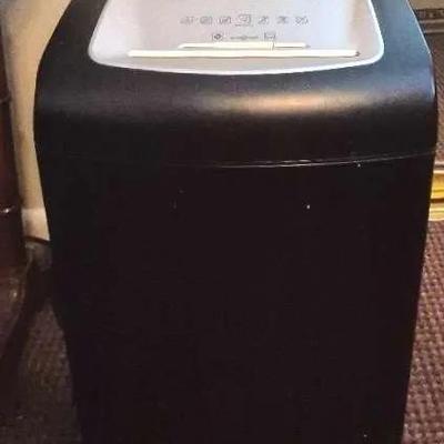 Staples 12 Sheet Capacity Shredder Model SPL-TXC12A