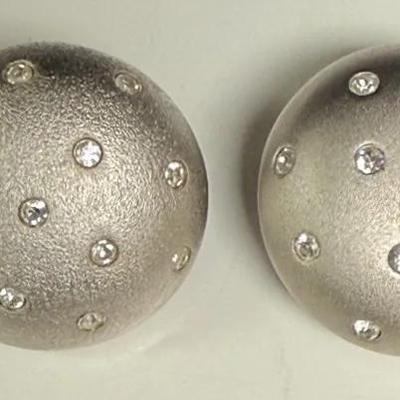 Vtg SWAROVSKI Crystal Matte Gold Tone Button Clip Earrings Swan Guilloche Glass