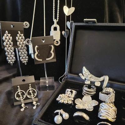 Sale Photo Thumbnail #170