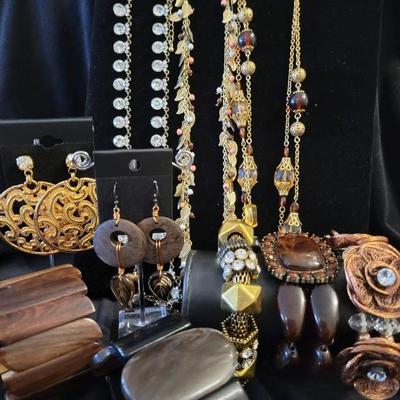 Sale Photo Thumbnail #166