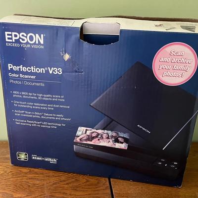 Epson Perfection V33 Color Scanner