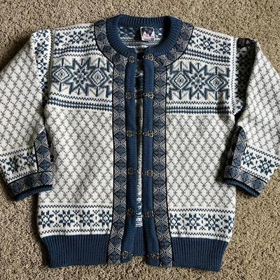 Vintage Dale of Norway Norge Knit Sweater