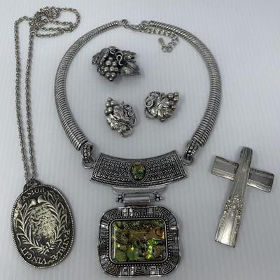 Sale Photo Thumbnail #256