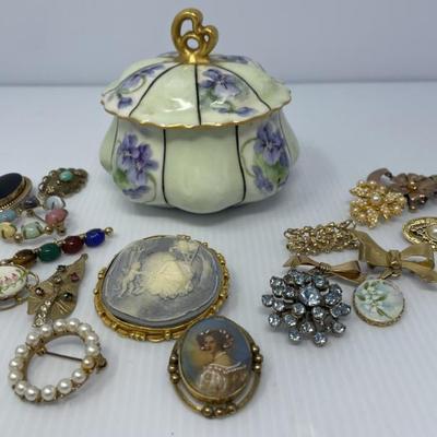 Sale Photo Thumbnail #257