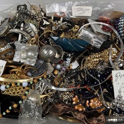 Sale Photo Thumbnail #270