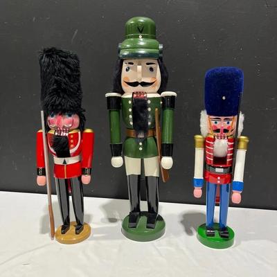 Set Of 3 Nutcrackers Featuring "Santa's Workbench"