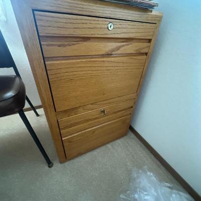 File cabinet 