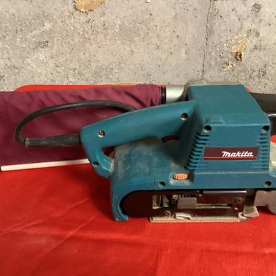 Sale Photo Thumbnail #67: Makita 9903 belt sander