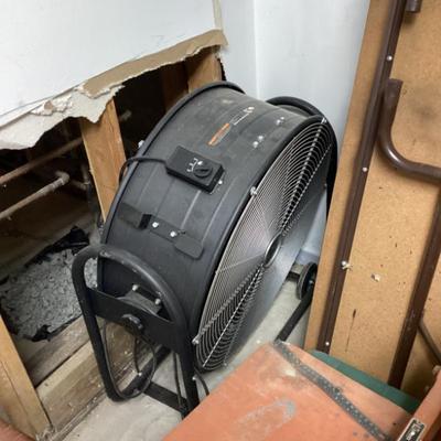 Sale Photo Thumbnail #121: Maxx air 24 drum fan