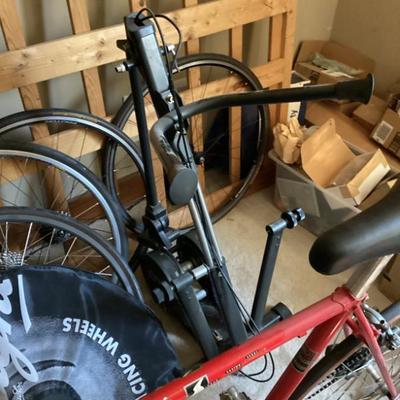 Sale Photo Thumbnail #134: Bike trainer