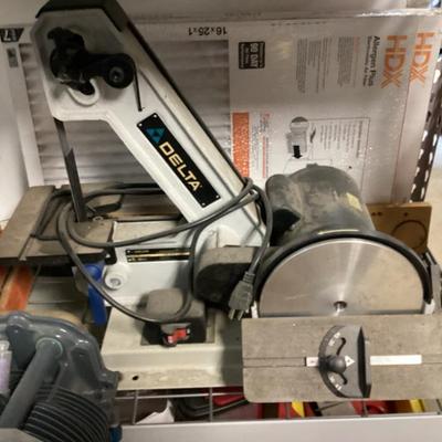 Sale Photo Thumbnail #58: Delta combination belt and disc sander