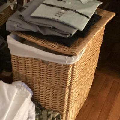 Sale Photo Thumbnail #231: Wicker basket