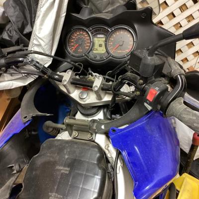 Sale Photo Thumbnail #154: Suzuki dl 650 motorcycle front top view
