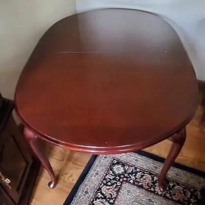 Thomasville Dining Table and (6) Chairs