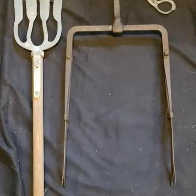 Antique Iron Eel Spears – Wooden Handle & Solid Iron