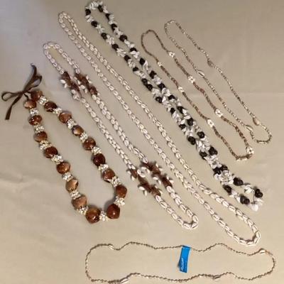 MFS052 Seven Beautiful & Unique Shell Leis